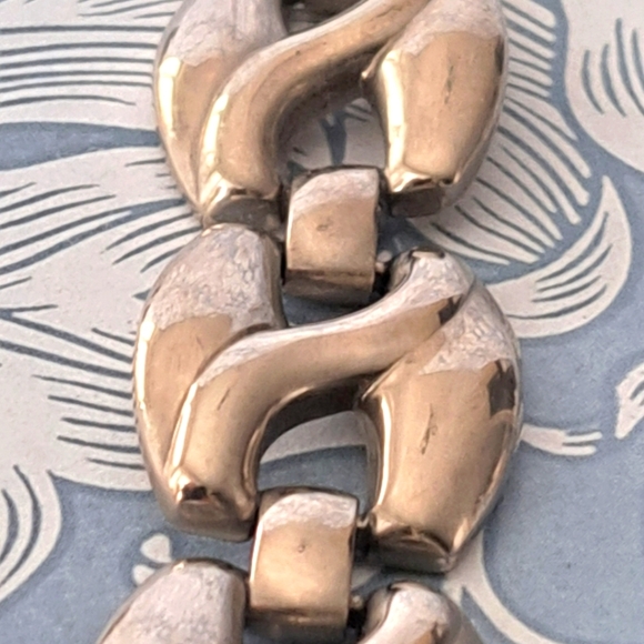 Silver tone link style bracelet - Picture 6 of 6